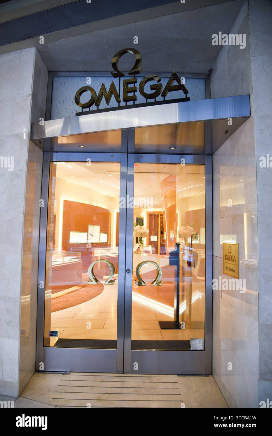 New York, États-Unis. 10 août 2025. Omega sa, la signalétique de marque Omega est exposée à New York, NY, le 10 août 2025. (Photo par Efren Landaos/Sipa USA) crédit : Sipa USA/Alamy Live News Banque D'Images