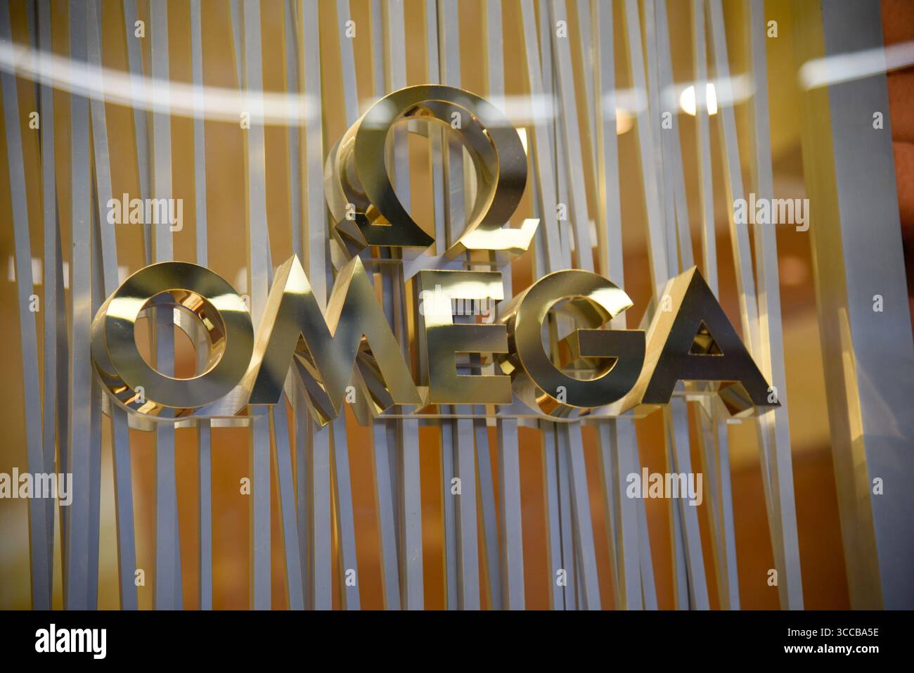 New York, États-Unis. 10 août 2025. Omega sa, la signalétique de marque Omega est exposée à New York, NY, le 10 août 2025. (Photo par Efren Landaos/Sipa USA) crédit : Sipa USA/Alamy Live News Banque D'Images