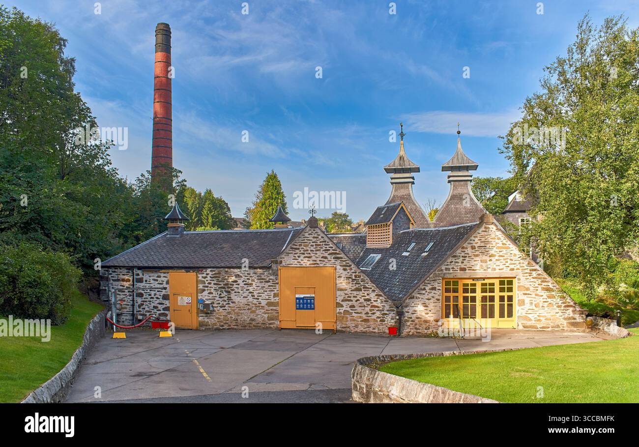 Distillerie Strathisla Keith Écosse les ventilateurs Doig jumelés ou coupoles et grande cheminée un matin en été Banque D'Images