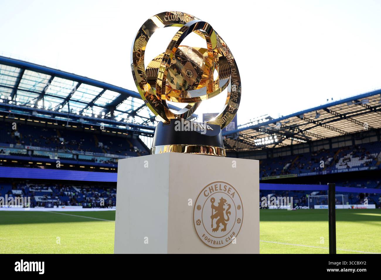 Londres, Royaume-Uni. 8 août 2025. Trophée de la coupe du monde des clubs lors du match amical de pré-saison Chelsea vs Bayer Leverkusen à Stamford Bridge, Londres. Le crédit photo devrait se lire : Paul Terry/Sportimage crédit : Sportimage Ltd/Alamy Live News Banque D'Images