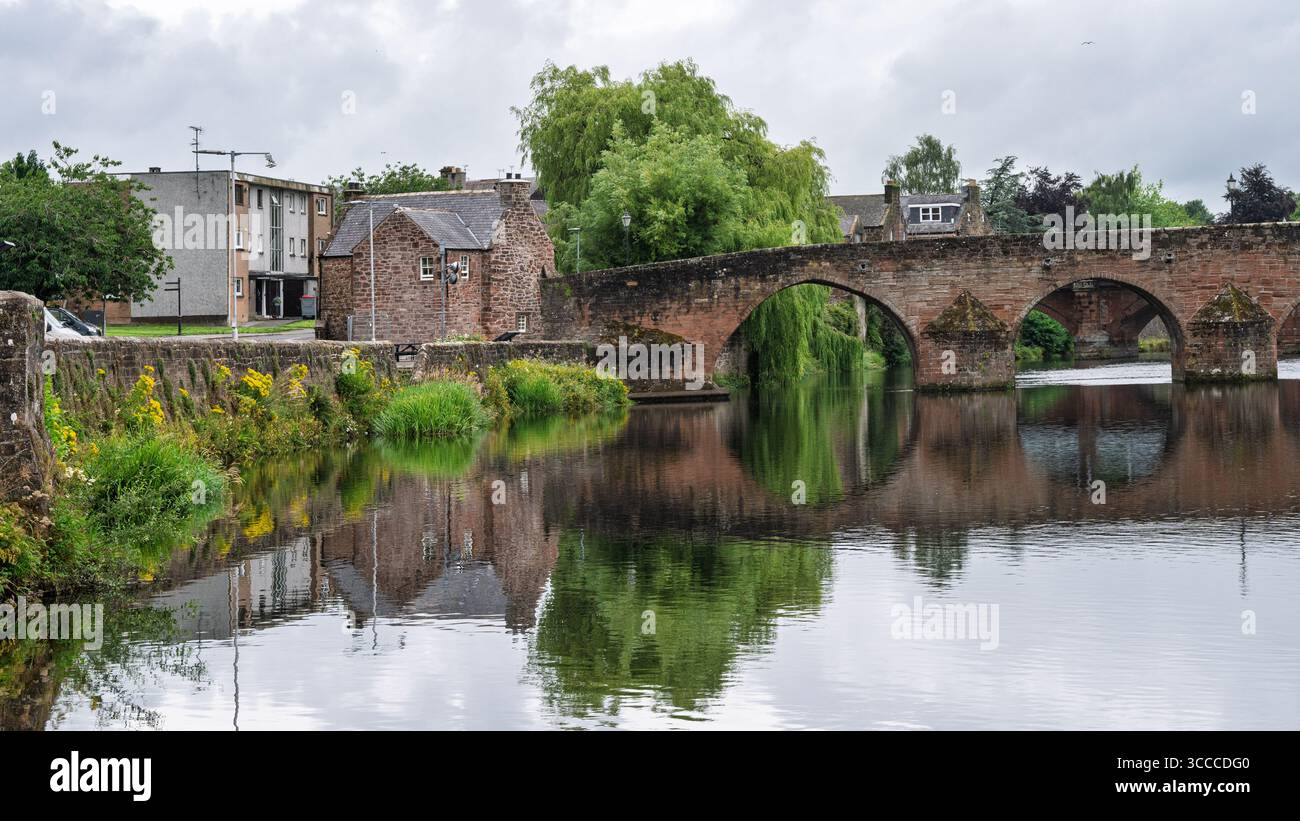 Dumfries River et Devorgilla Bridge, Écosse Banque D'Images