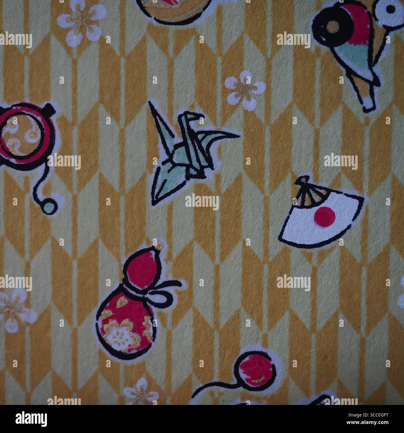 Textile japonais traditionnel avec grue Origami et symboles de festival Banque D'Images