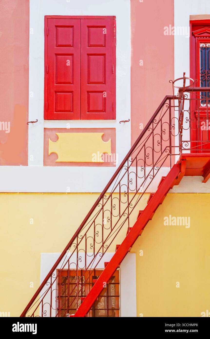 Vieille ville maison traditionnelle, Gialos, île de Symi, îles du Dodécanèse, Grèce Banque D'Images
