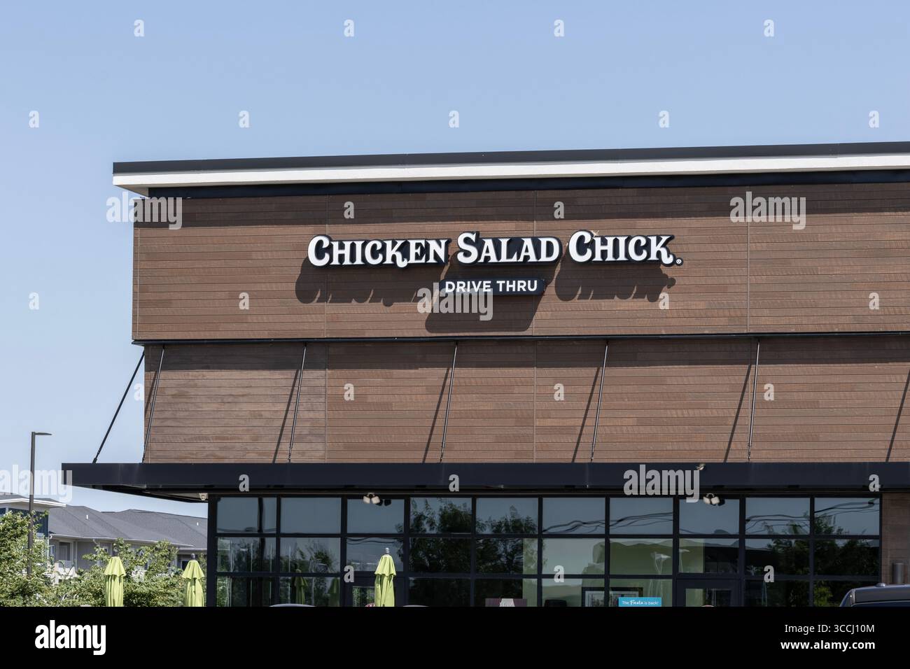 Avon - 3 août 2025 : Chicken Salad Chick, restaurant décontracté rapide. Salade de poulet Chick propose une douzaine de variétés de salade de poulet par jour. Banque D'Images