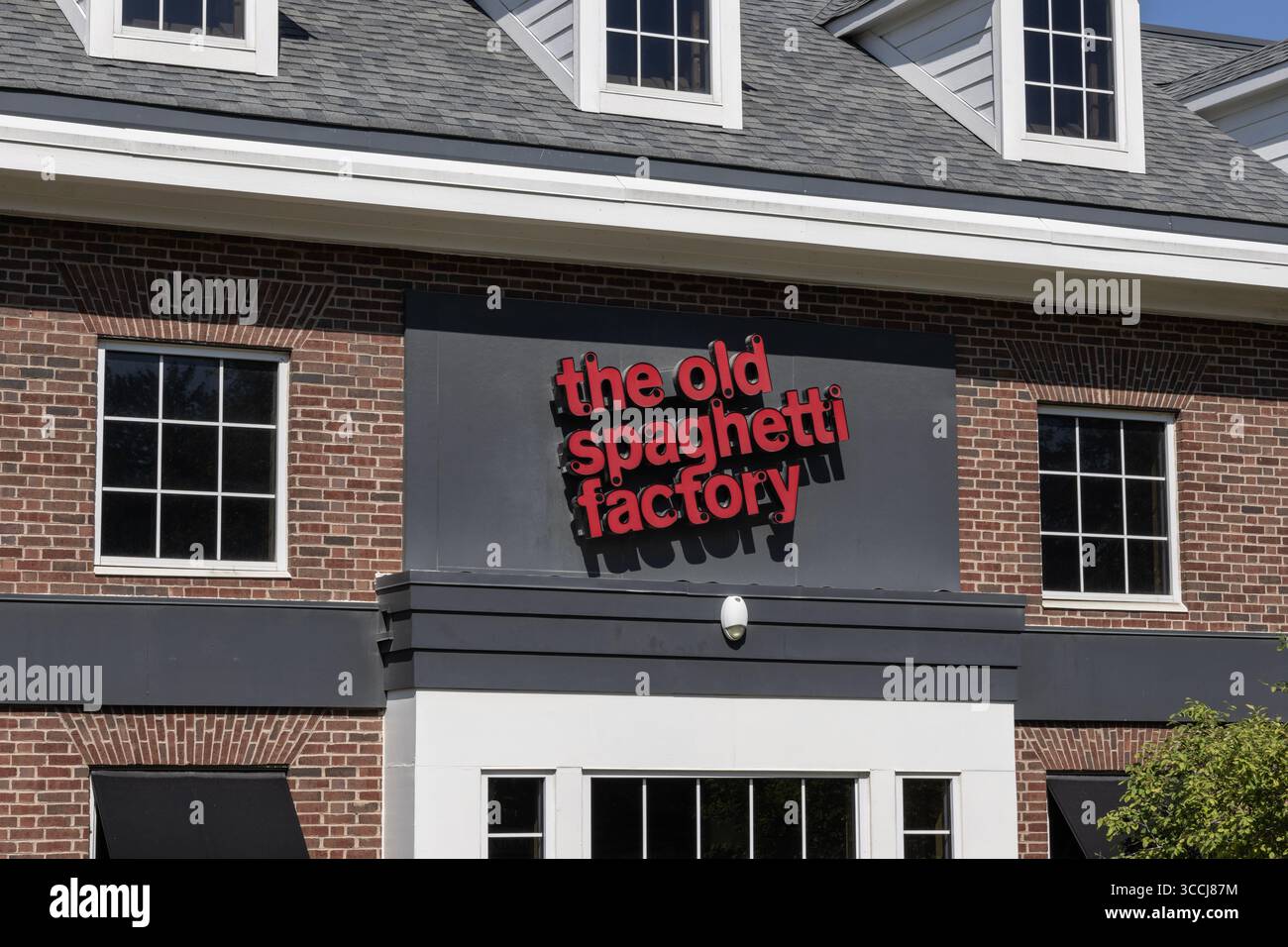 Carmel - 8 août 2025 : The Old Spaghetti Factory restaurant de la chaîne italienne. L'Old Spaghetti Factory sert des plats à base de spaghetti italiens. Banque D'Images