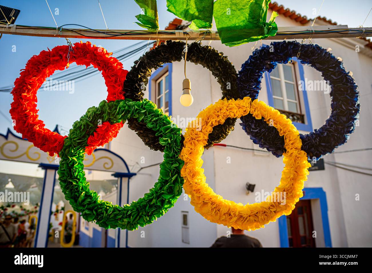 Image abstraite de feuilles de papier de différentes couleurs pour la célébration du festival de fleurs de papier organisé par la ville de Redondo-Évora-Portugal Banque D'Images
