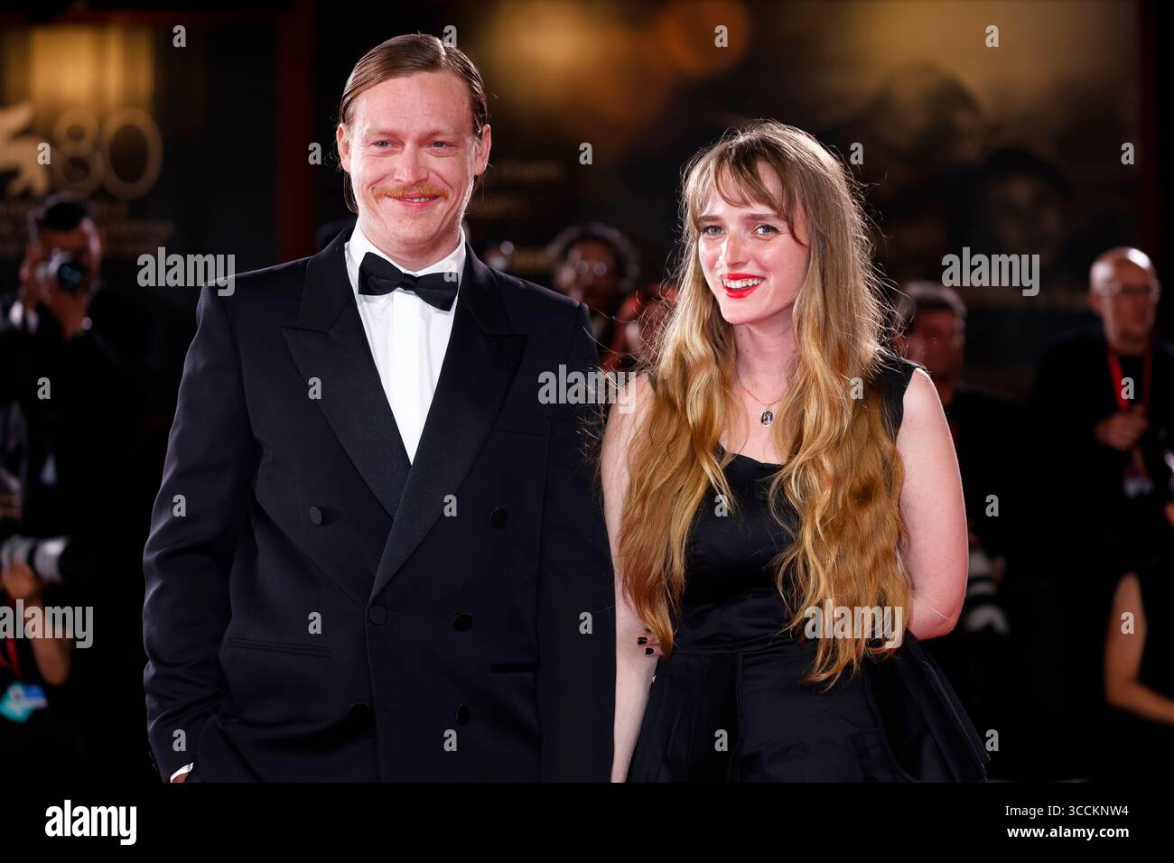 31 août 2023 : Caleb Landry Jones et Katya Zvereva assistent à la première de 'Dogman' lors du 80e Festival international du film de Venise au Palazzo del Cinema sur le Lido à Venise, Italie, le 31 août 2023. Photo : Alec Michael (crédit image : © Alec Michael via ZUMA Press) Banque D'Images