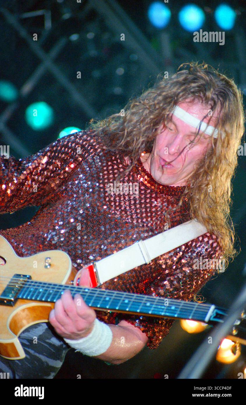 Fern Park, Floride, États-Unis : TED NUGENT-BRIAN HOWE performig pendant le ''Penetrator Tour''-Orlando Jai Alai Fronton-14 avril 1984 (image crédit : © Christopher Helton via ZUMA Press Wire) Banque D'Images