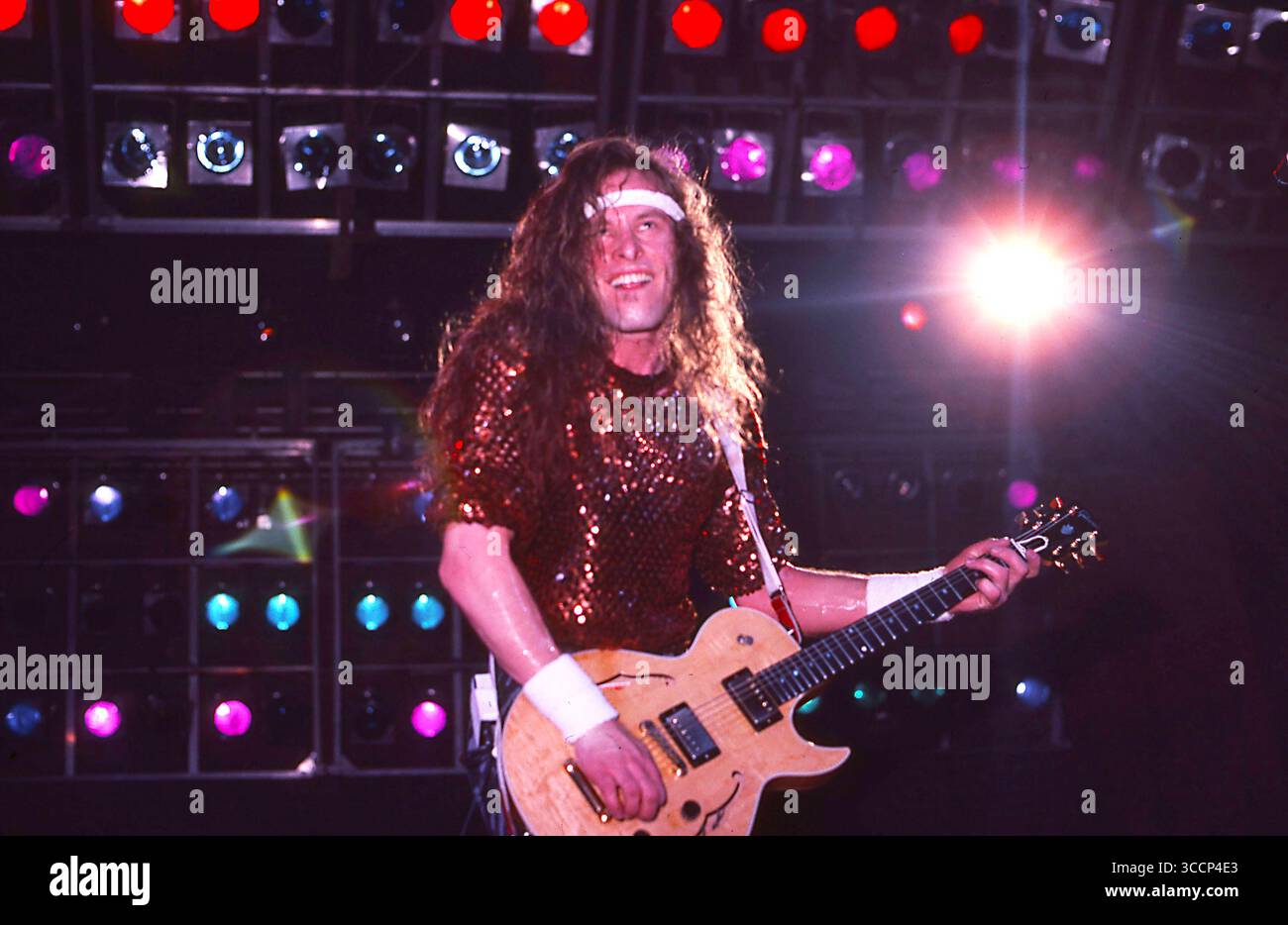 Fern Park, Floride, États-Unis : TED NUGENT-BRIAN HOWE performig pendant le ''Penetrator Tour''-Orlando Jai Alai Fronton-14 avril 1984 (image crédit : © Christopher Helton via ZUMA Press Wire) Banque D'Images