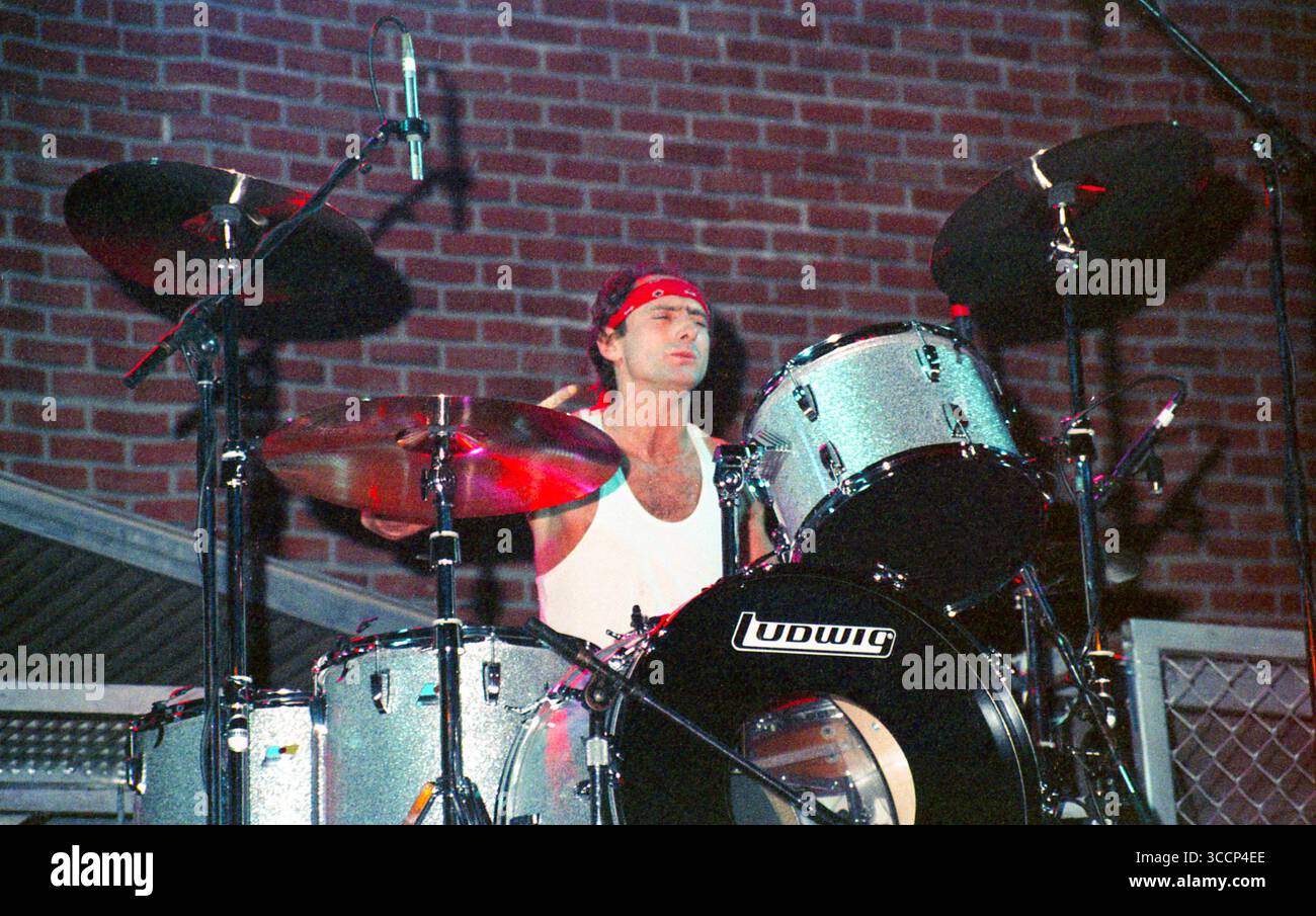 Fern Park, Floride, États-Unis : TED NUGENT-CLIFF DAVIES performig pendant le ''Penetrator Tour''-Orlando Jai Alai Fronton-14 avril 1984 (image crédit : © Christopher Helton via ZUMA Press Wire) Banque D'Images