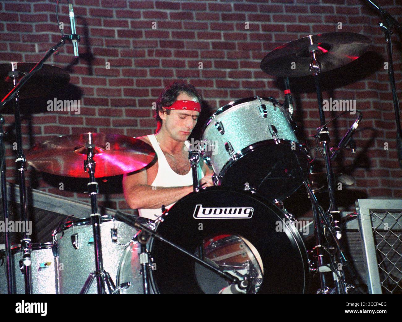 Fern Park, Floride, États-Unis : TED NUGENT-CLIFF DAVIES performig pendant le ''Penetrator Tour''-Orlando Jai Alai Fronton-14 avril 1984 (image crédit : © Christopher Helton via ZUMA Press Wire) Banque D'Images