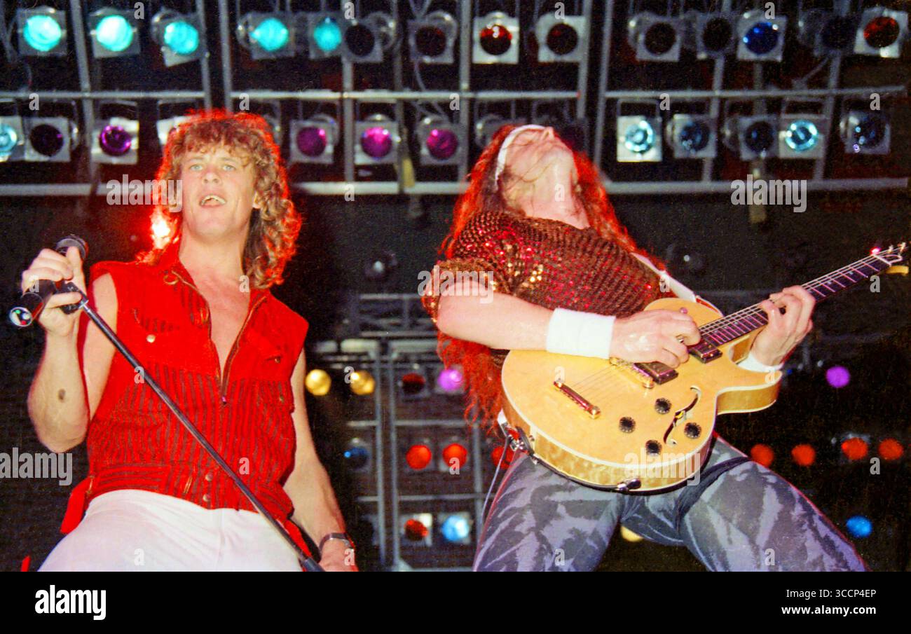 Fern Park, Floride, États-Unis : TED NUGENT-BRIAN HOWE performig pendant le ''Penetrator Tour''-Orlando Jai Alai Fronton-14 avril 1984 (image crédit : © Christopher Helton via ZUMA Press Wire) Banque D'Images