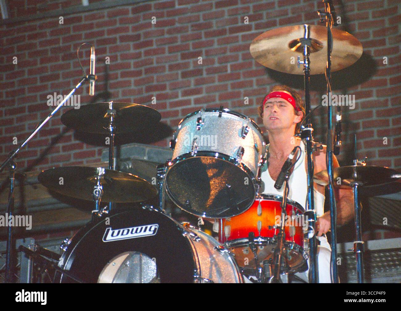 Fern Park, Floride, États-Unis : TED NUGENT-CLIFF DAVIES performig pendant le ''Penetrator Tour''-Orlando Jai Alai Fronton-14 avril 1984 (image crédit : © Christopher Helton via ZUMA Press Wire) Banque D'Images