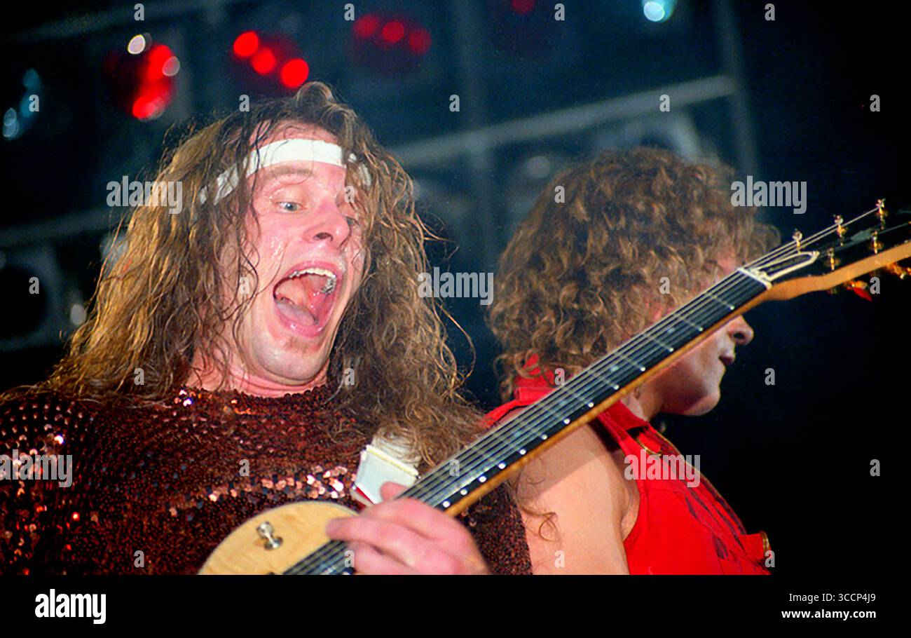 Fern Park, Floride, États-Unis : TED NUGENT-BRIAN HOWE performig pendant le ''Penetrator Tour''-Orlando Jai Alai Fronton-14 avril 1984 (image crédit : © Christopher Helton via ZUMA Press Wire) Banque D'Images