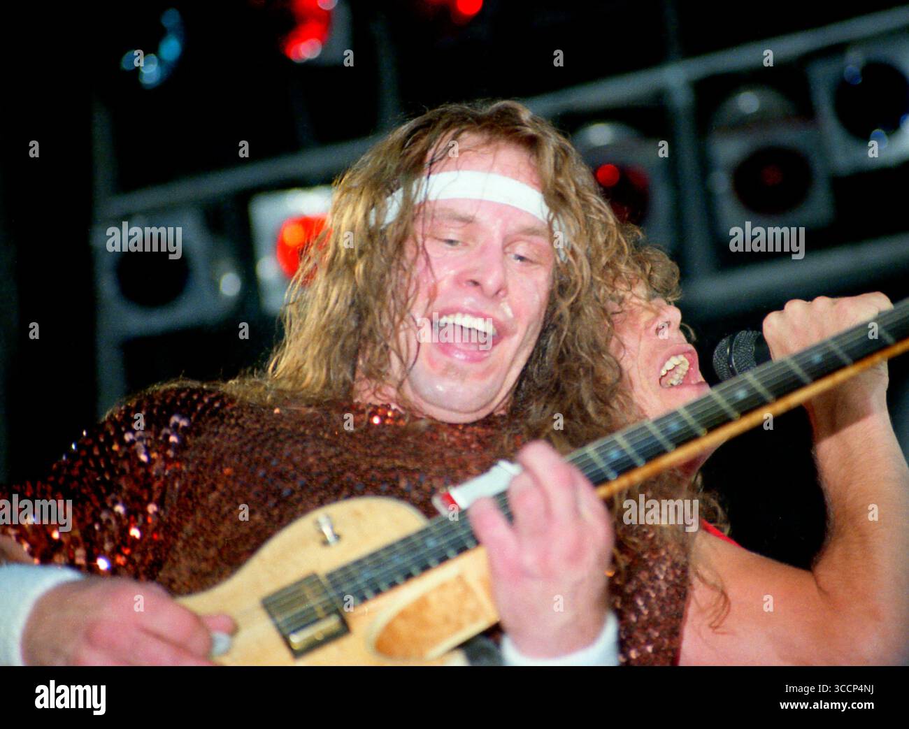 Fern Park, Floride, États-Unis : TED NUGENT-BRIAN HOWE performig pendant le ''Penetrator Tour''-Orlando Jai Alai Fronton-14 avril 1984 (image crédit : © Christopher Helton via ZUMA Press Wire) Banque D'Images