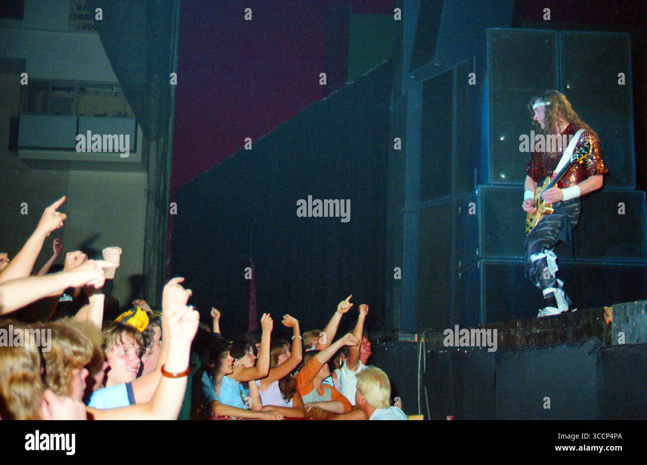 Fern Park, Floride, États-Unis : TED NUGENT-BRIAN HOWE performig pendant le ''Penetrator Tour''-Orlando Jai Alai Fronton-14 avril 1984 (image crédit : © Christopher Helton via ZUMA Press Wire) Banque D'Images