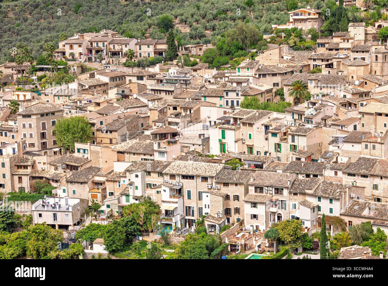 Vue sur un vieux village avec des maisons résidentielles d'en haut Banque D'Images