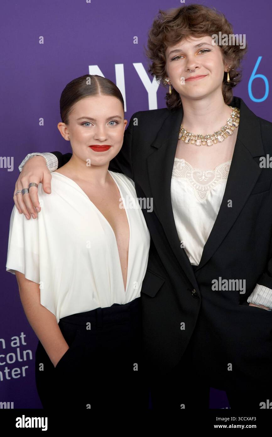 10 octobre 2022, New York, NY, États-Unis : KATE HALLETT et LIV MCNEIL assistent au tapis rouge de la â projection de 10 œWomen Talkingâ€ au 60e New York film Festivaln, NY.10 octobre 2022 .photo par (crédit image : © Sonia Moskowitz Gordon/ZUMA Press Wire) Banque D'Images