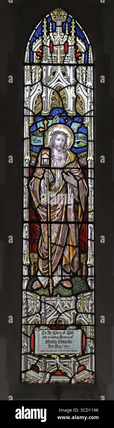 Vitrail de 1909 par Edward Watkins représentant Jésus comme la lumière du monde. Exton Church Hampshire. Banque D'Images