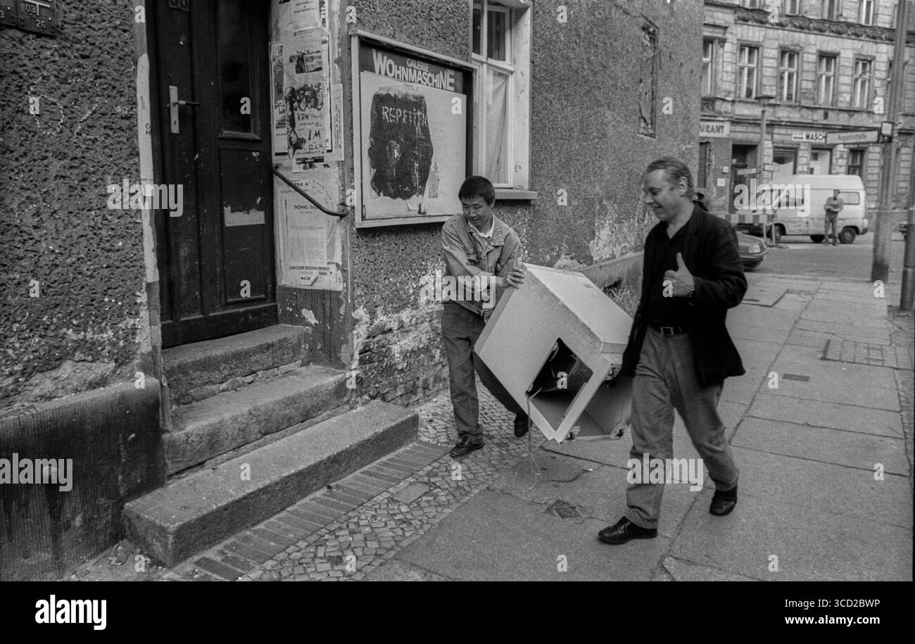 Allemagne, Berlin, 12 juin 1992, Tucholskystrasse, lave-linge, transport Banque D'Images