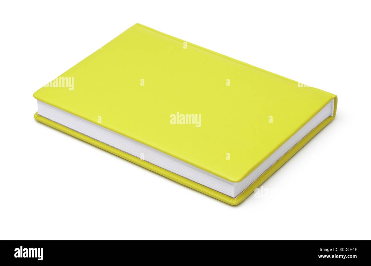 Livre jaune à couverture rigide vierge isolé sur blanc Banque D'Images