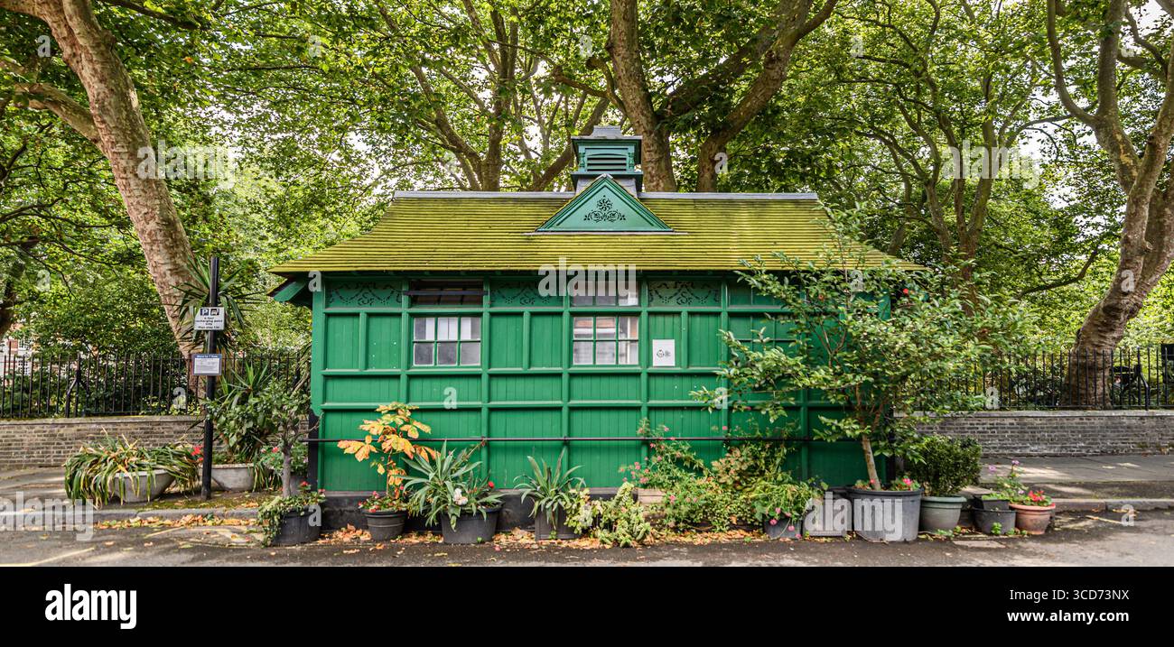 Green London Taxi Shelter, Wellington place NW8 – près de Lord's Cricket Ground Banque D'Images