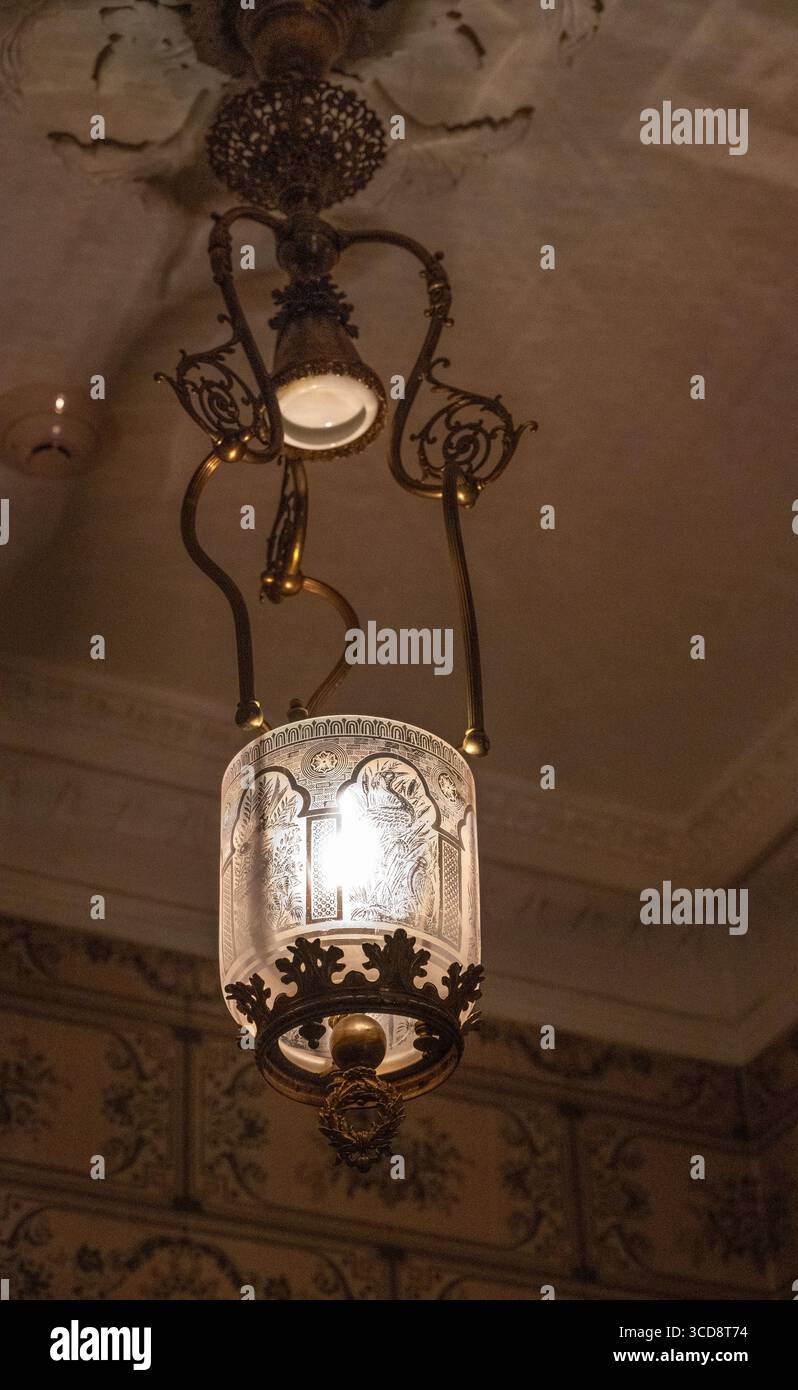 Luminaire à l'intérieur du lieu de naissance de Teddy Roosevelt et maison à New York Banque D'Images