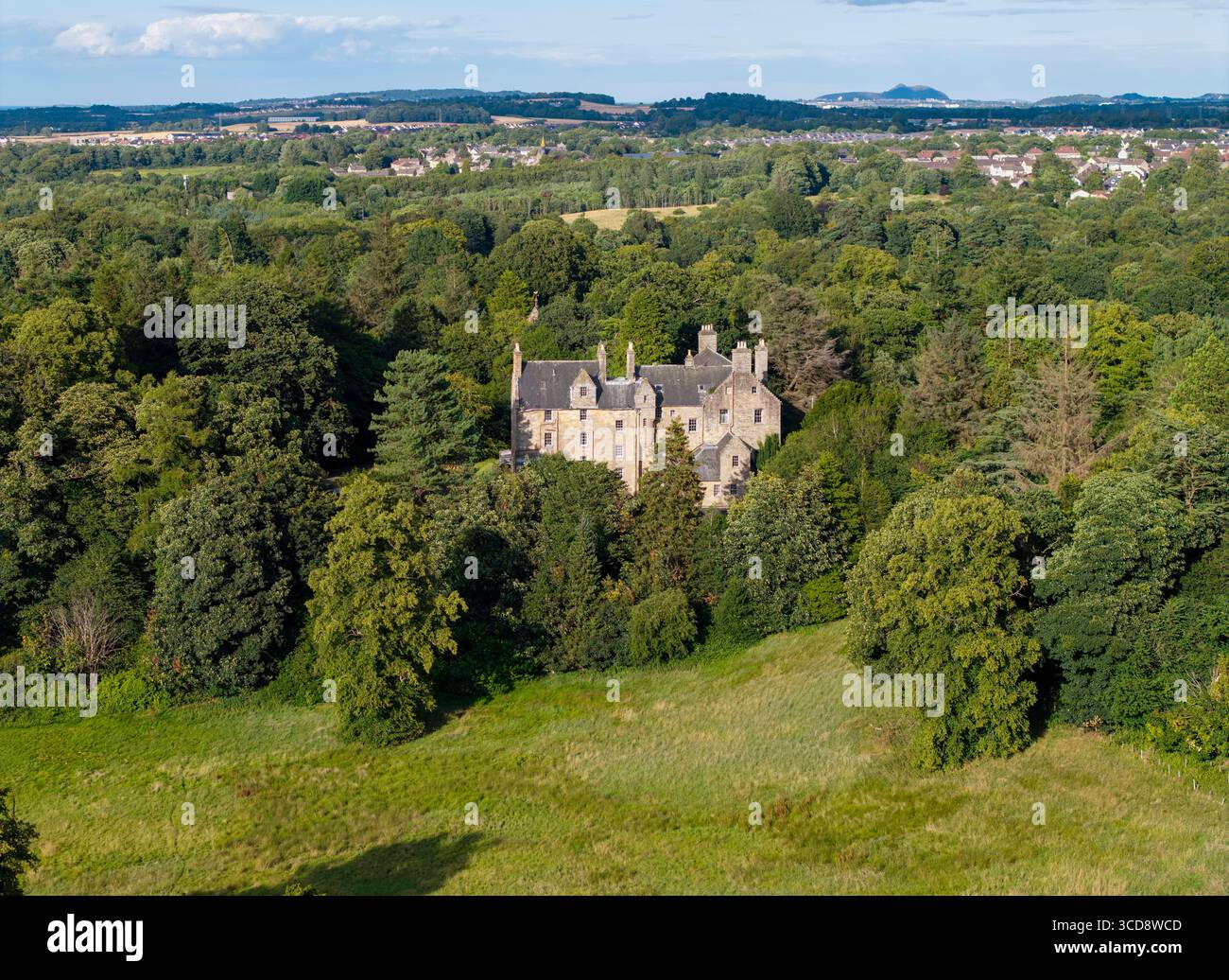Vue aérienne de Calder House, Mid Calder, West Lothian. Banque D'Images