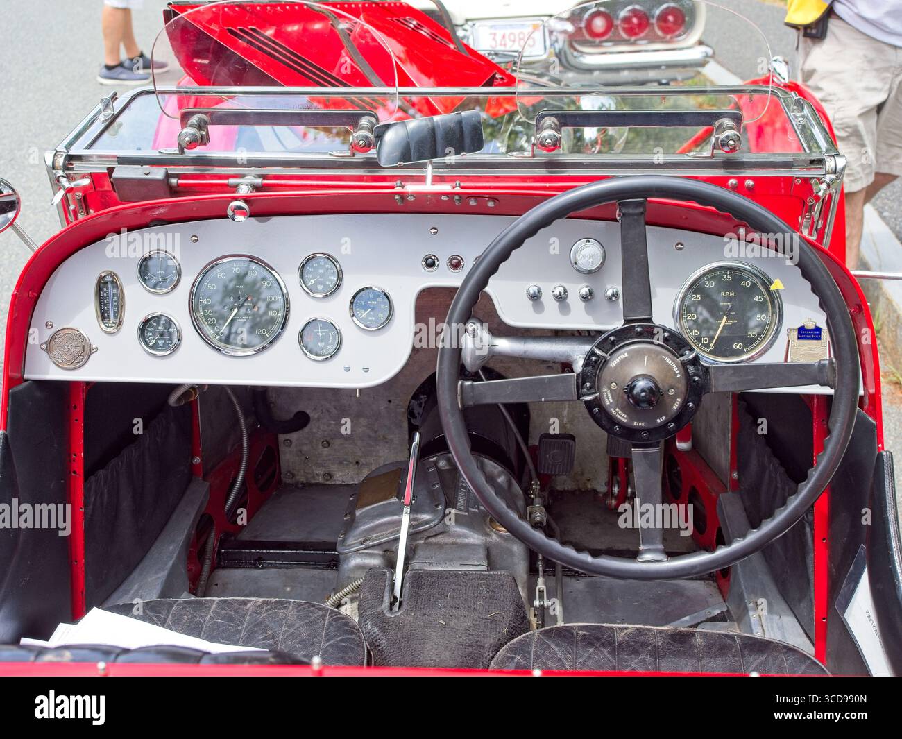 Vintage 1935 Squire tableau de bord de voiture de sport exposé au 4e salon annuel de voitures classiques d'été de la Nouvelle-Angleterre dans le centre-ville d'Andover Massachusetts, le 13 juillet 2025 Banque D'Images