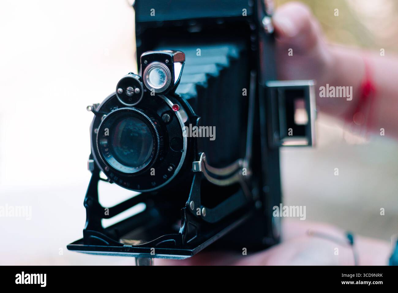 Vue de vieilles caméras en bon état, très colorées et de différentes époques Banque D'Images