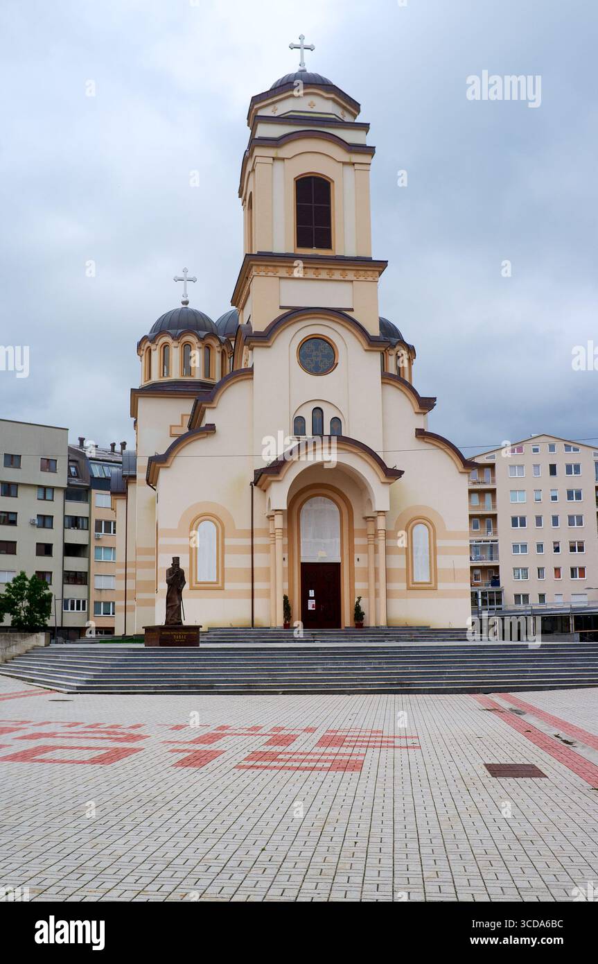 Temple du Conseil du Saint Archange Gabriel et zone piétonne à pale, Sarajevo, Bosnie-Herzégovine Banque D'Images