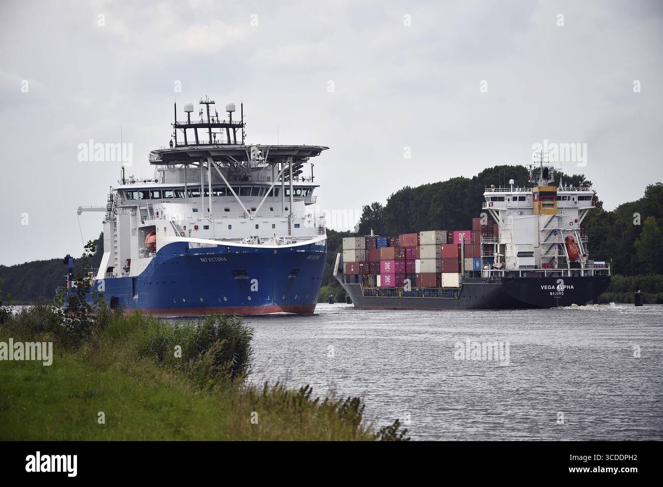 Porte-câble, porte-câble maritime, navire, navire, navire spécialisé, NKT VICTORIA navigue dans le canal de Kiel, NOK, canal de Kiel, canal de Kiel, Schleswig-Holstei Banque D'Images