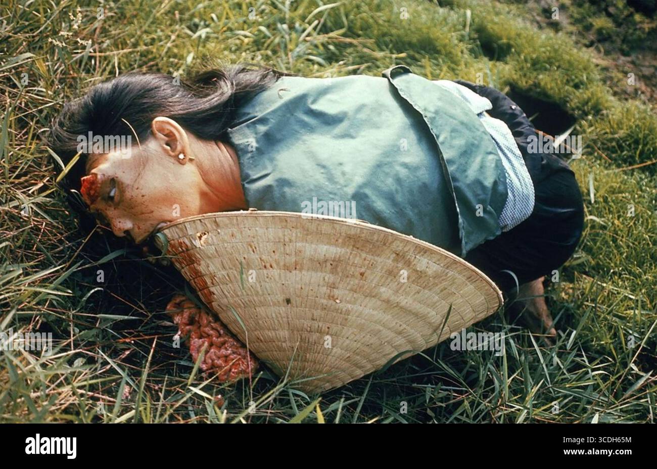 MON MASSACRE LAI 16 MARS 1968. L'une des photos en color9 prises par le photographe de l'armée américaine Ronald L. Haeberle qui ont été utilisées comme preuve d'un crime de guerre pendant la guerre du Vietnam Banque D'Images