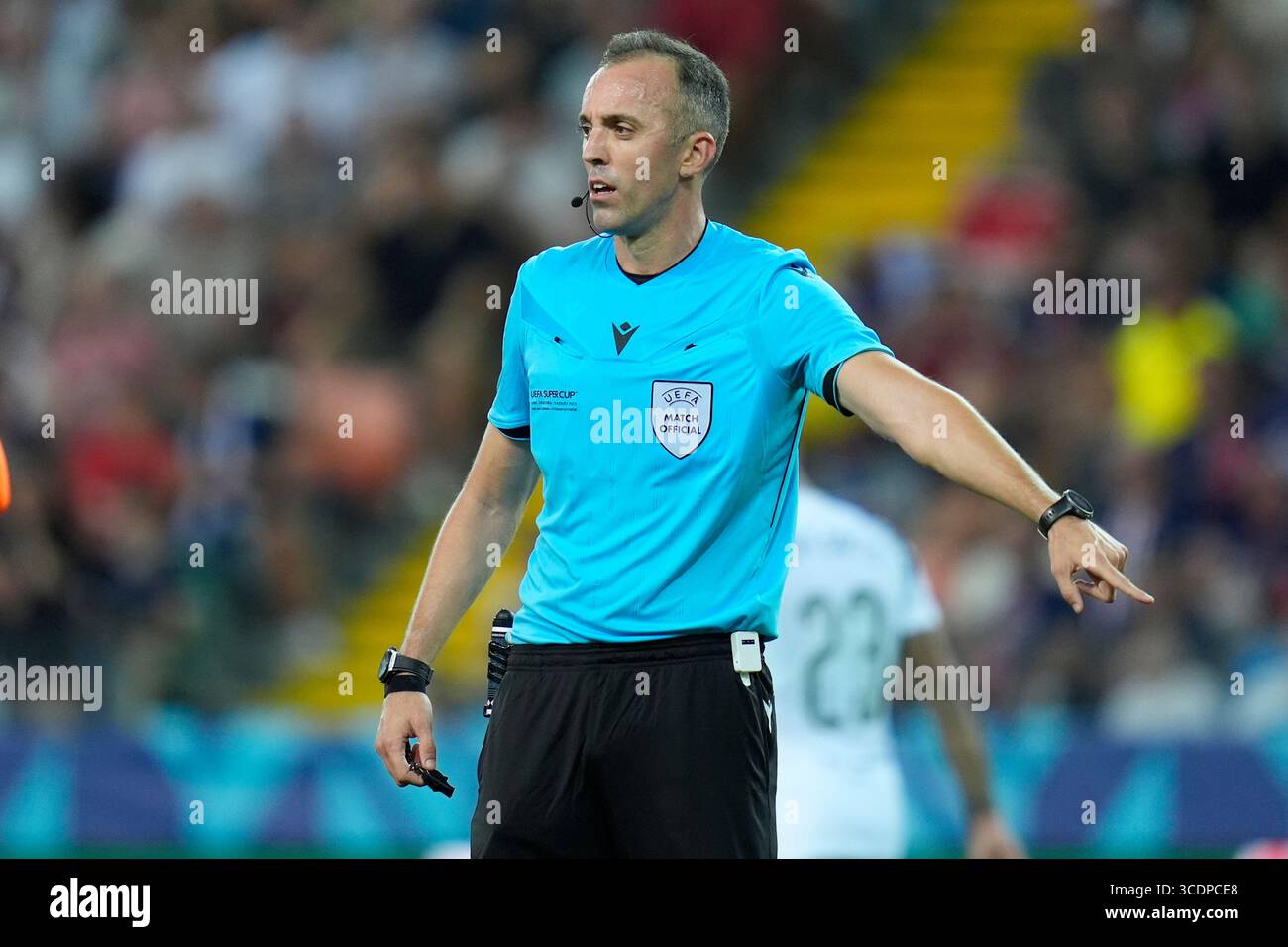 Udine, Italie. 13 août 2025. L'arbitre Joao Pinheiro lors du match de finale de Super Coupe de l'UEFA 2025 entre le Paris Saint-Germain FC et le Tottenham Hotspur FC au Bluenergy Stadium le 13 août 2025 à Udine, Italie. Crédit : Giuseppe Maffia/Alamy Live News Banque D'Images