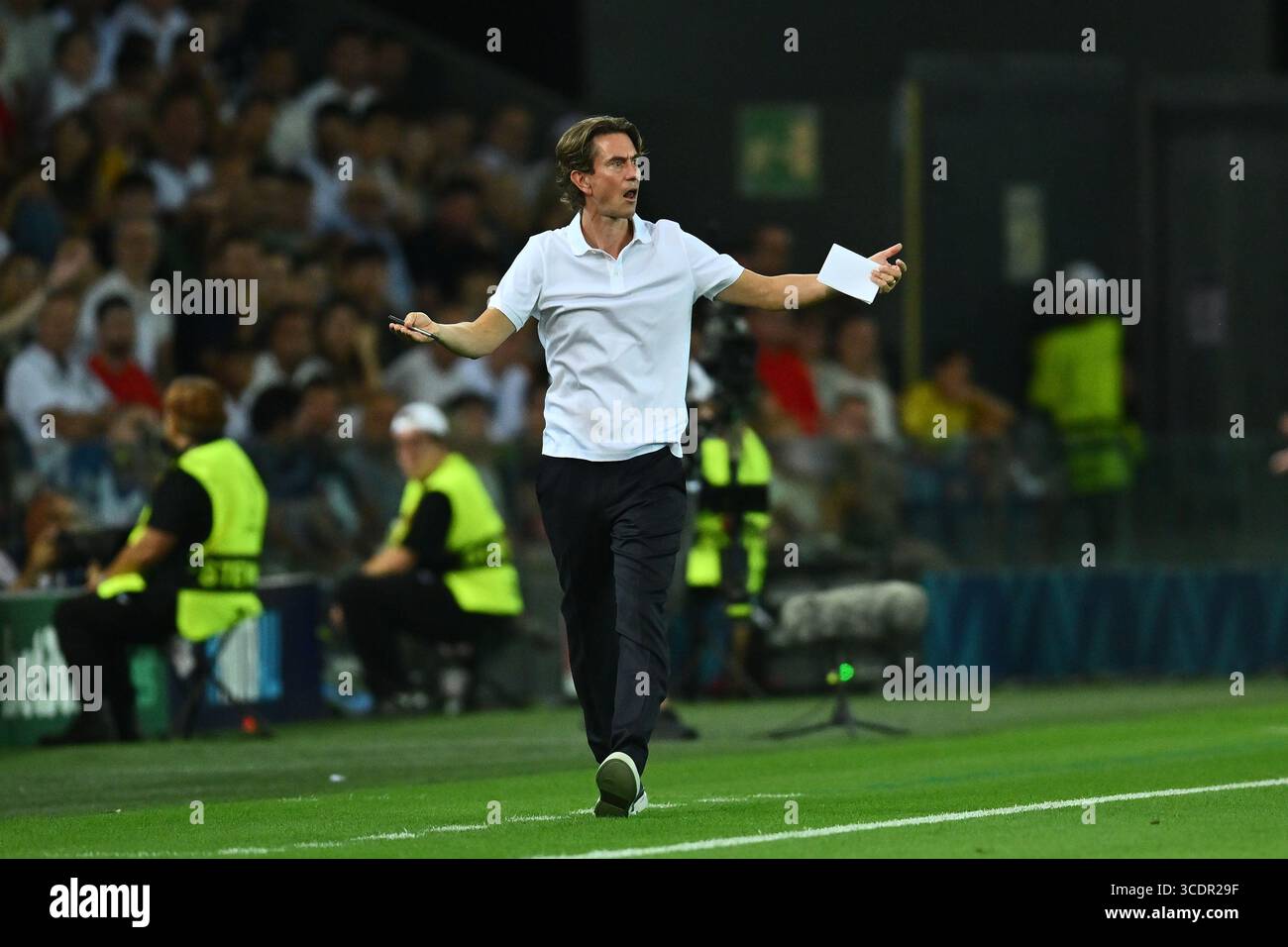 Udine, Italie. 14 août 2025. Thomas Frank entraîneur du Tottenham Hotspur FC participe au match de Super Coupe de l'UEFA 2025 entre le Paris Saint-Germain FC et le Tottenham Hotspur FC au Friuli Stadium le 13 août 2025 à Udine, Italie. Crédit : Agence photo indépendante/Alamy Live News Banque D'Images