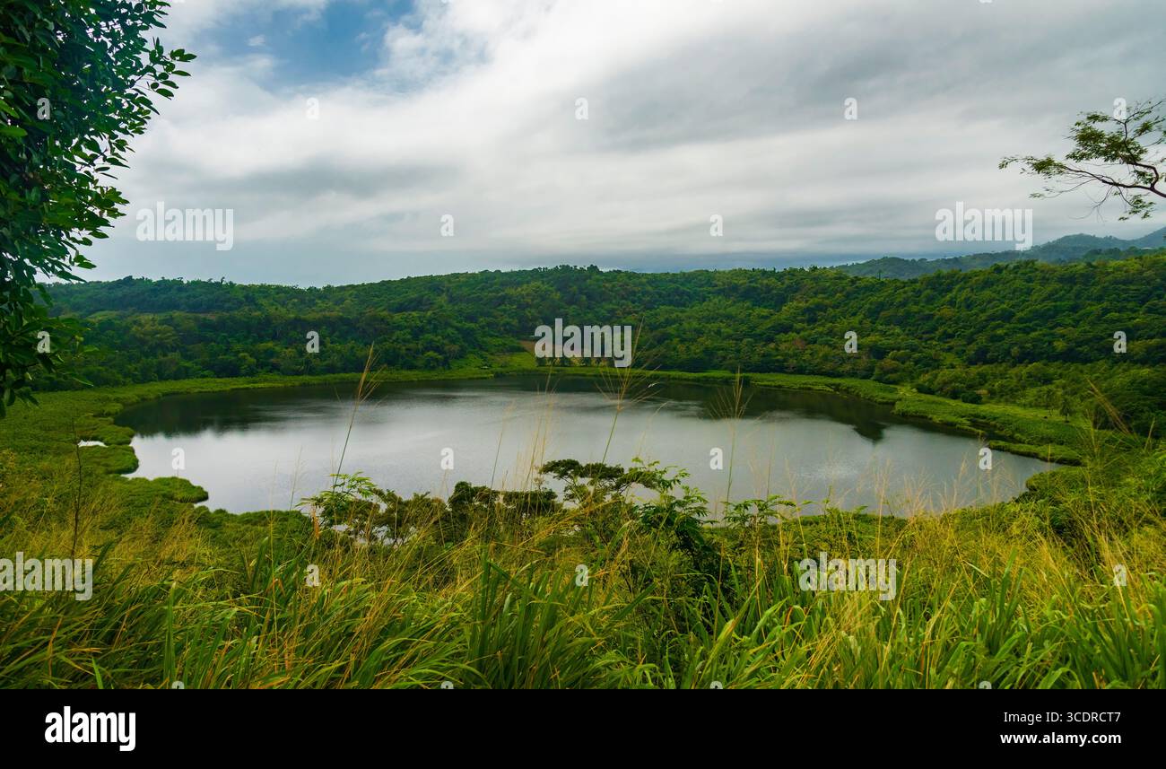 Le Grand Etang Lake est un volcan éteint d'environ 20 pieds de profondeur, situé au centre de la Grenade à 1 800 pieds (550 m) au-dessus du niveau de la mer. Il est en Banque D'Images