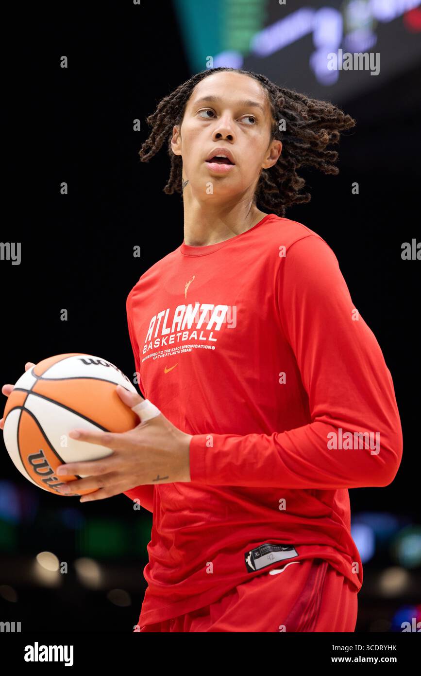 Seattle, Washington, États-Unis. 13 août 2025. BRITTNEY GRINER (42), centre Atlanta Dream, se réchauffe avant le match WNBA entre le Seattle Storm et l'Atlanta Dream au Climate Pledge Arena le 13 août 2025 à Seattle, Washington. (Crédit image : © Richard Dizon/ZUMA Press Wire) USAGE ÉDITORIAL SEULEMENT ! Non destiné à UN USAGE commercial ! Banque D'Images