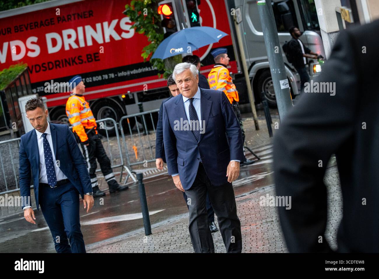 Vice-premier ministre de l'Italie et ministre des Affaires étrangères Antonio Tajani lors du sommet du Parti et du Groupe au Parlement européen européen Banque D'Images