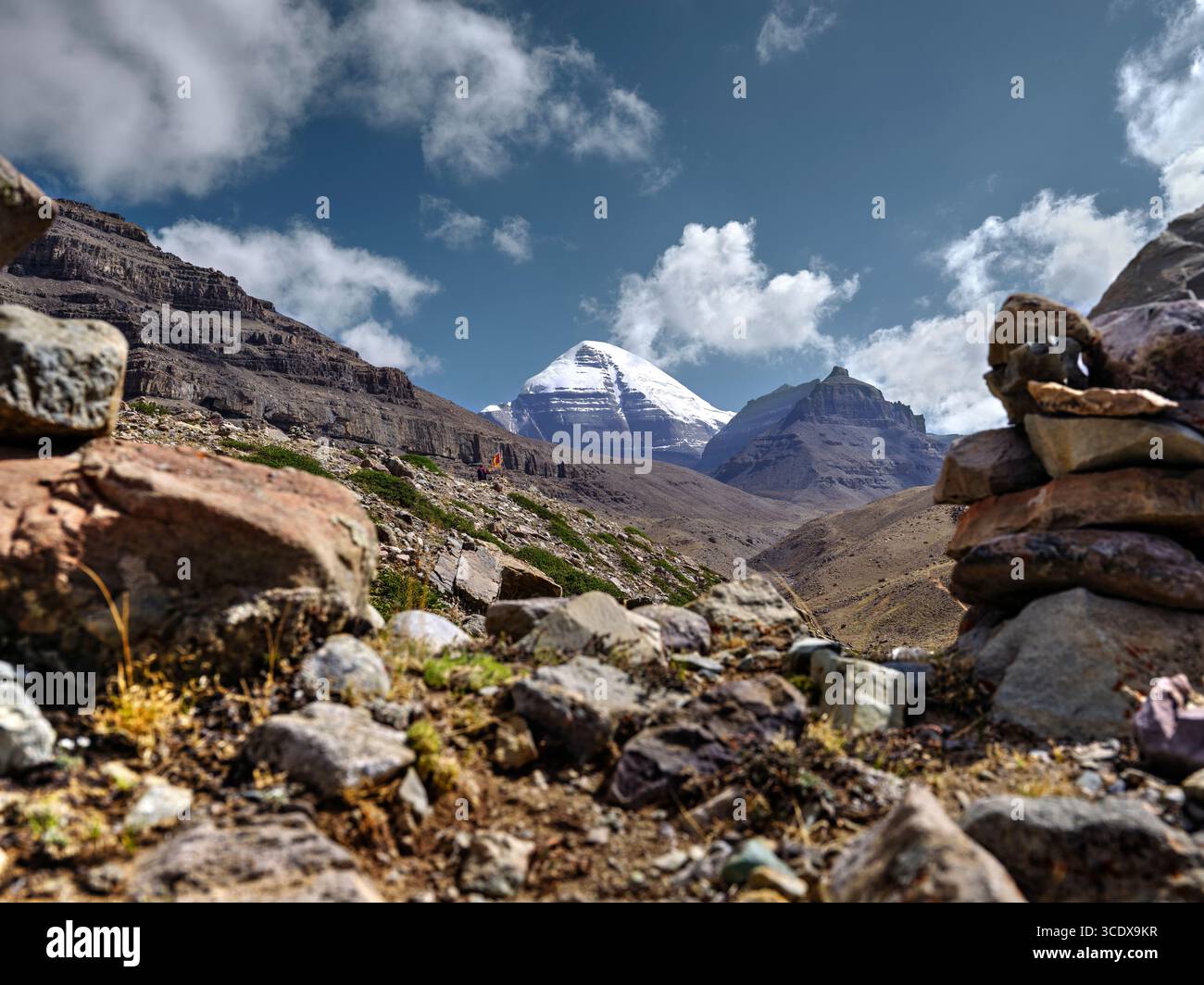 vue en angle bas du mont kailash au tibet, chine Banque D'Images