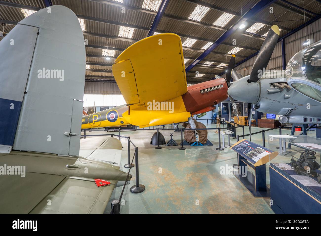 Exposition d'avions d'avant la seconde Guerre mondiale au musée DeHaviland en Angleterre Banque D'Images