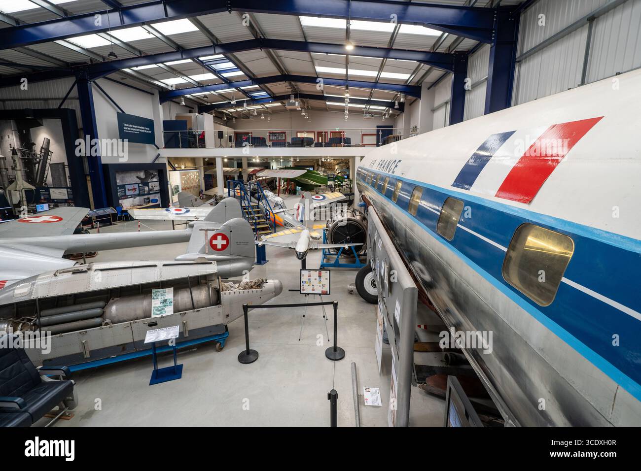 Exposition d'avions d'avant la seconde Guerre mondiale au musée DeHaviland en Angleterre Banque D'Images