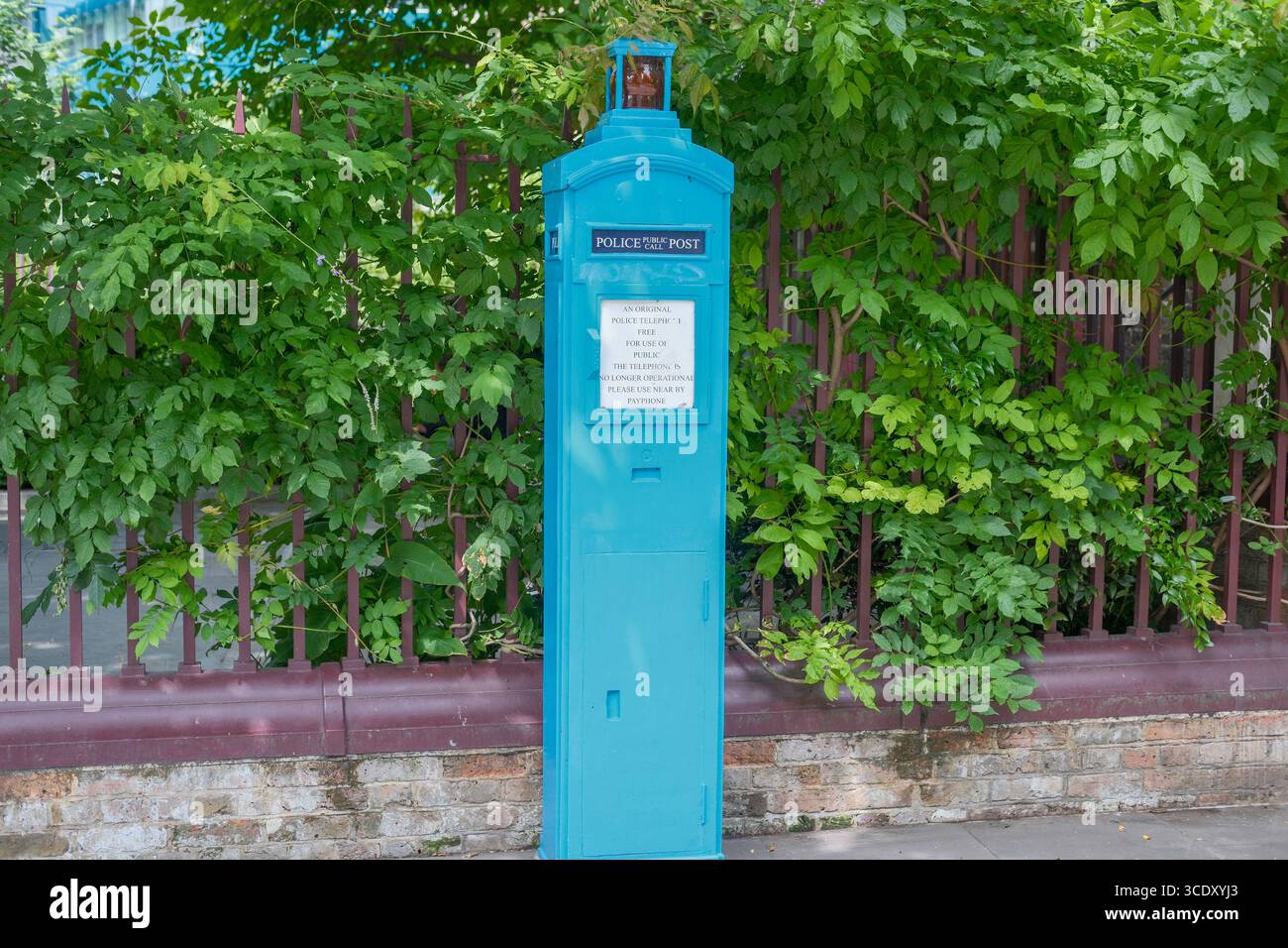 Boîte d'appel téléphonique de police publique vintage, ville de Londres, Royaume-Uni Banque D'Images