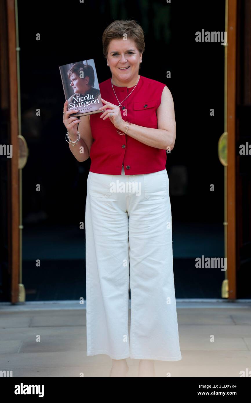 Édimbourg, Écosse, Royaume-Uni. 14 août 2025. L'ancienne première ministre Nicola Sturgeon se présente au Festival du livre d'Édimbourg pour promouvoir franchement son livre. Crédit ; Iain Masterton/Alamy Live News Banque D'Images