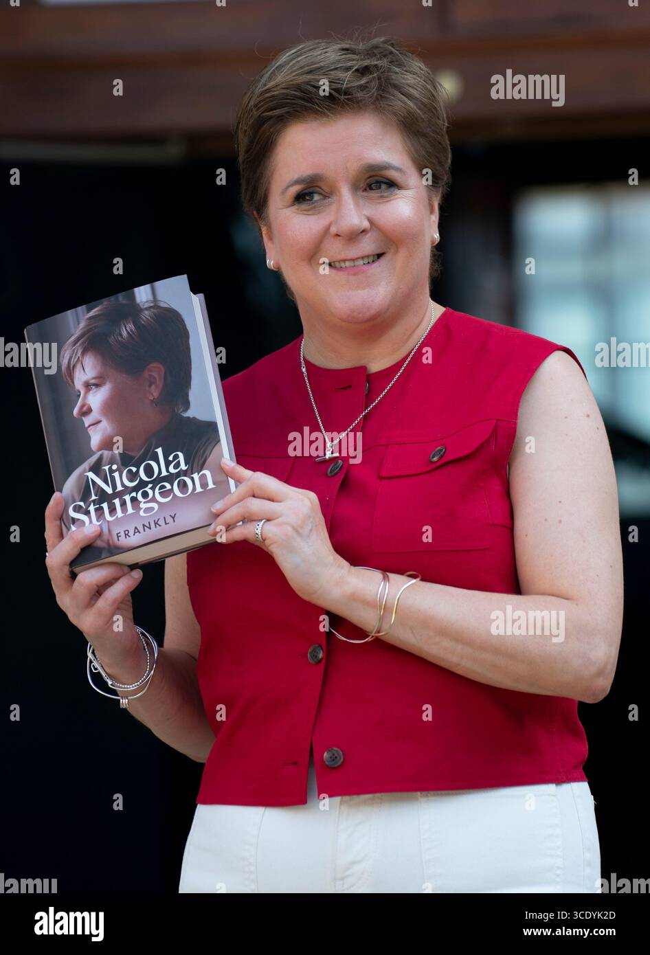 Édimbourg, Écosse, Royaume-Uni. 14 août 2025. L'ancienne première ministre Nicola Sturgeon se présente à Edinburgh Book fFstival pour promouvoir franchement son livre. Crédit ; Iain Masterton/Alamy Live News Banque D'Images