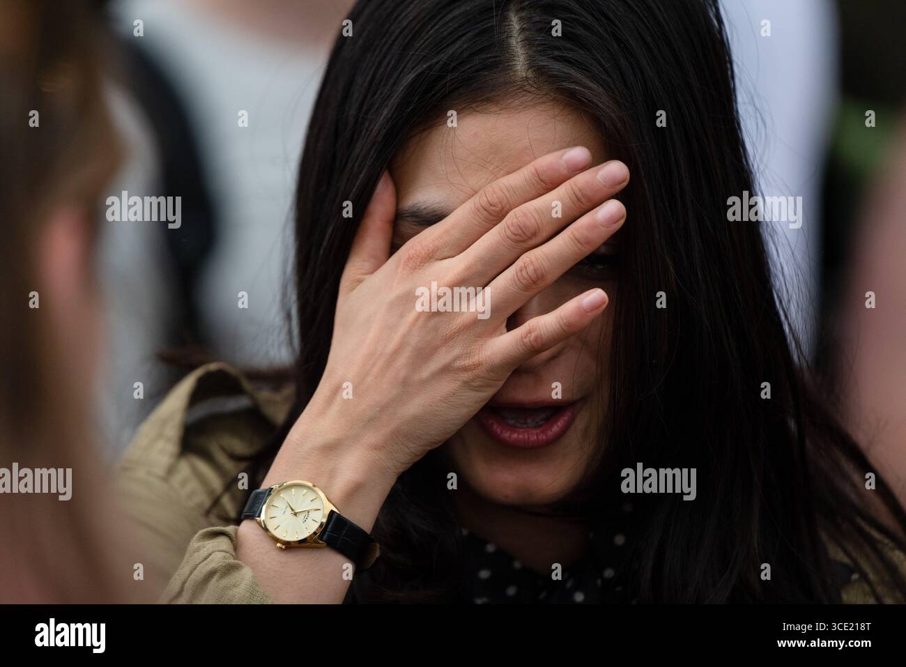 JOJO ORME, PORTRAITS, 2025 : Jojo Orme du groupe Hearrtworms rencontre des fans et discute à la tente Rough Trade. Brecon, pays de Galles, Royaume-Uni, 14 août 2025. Le Green Man Festival 2025. Photographie : Rob Watkins/Alamy Live News. INFO : Jojo Orme, jouant comme Heartworms, est un artiste post-punk saisissant basé dans le sud de Londres dont le son sombre et gothique mêle rythmes industriels et mélodies étranges. Banque D'Images