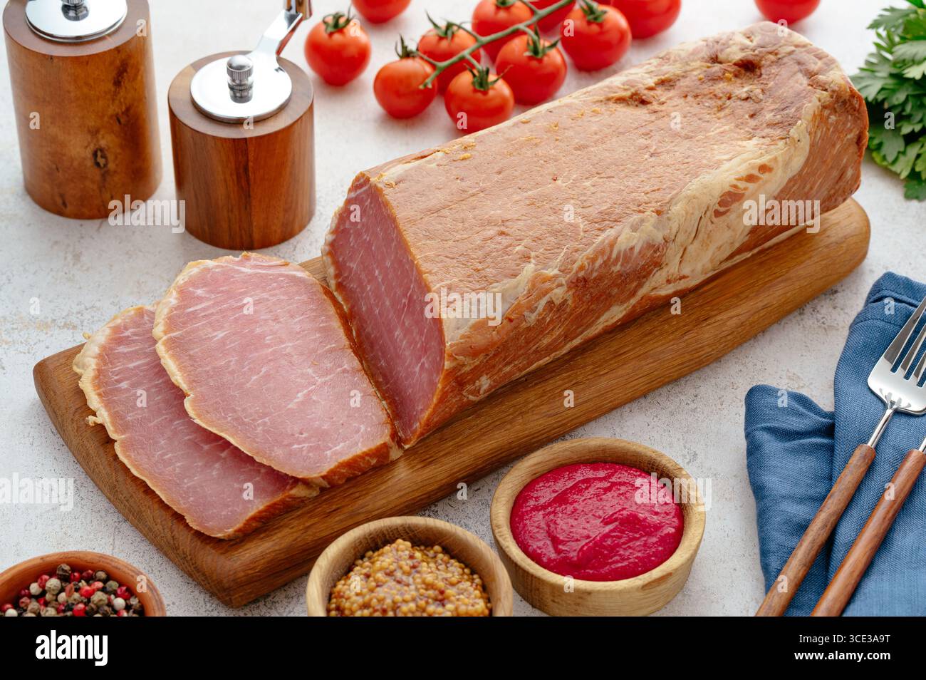 viande fumée, légumes verts et légumes Banque D'Images