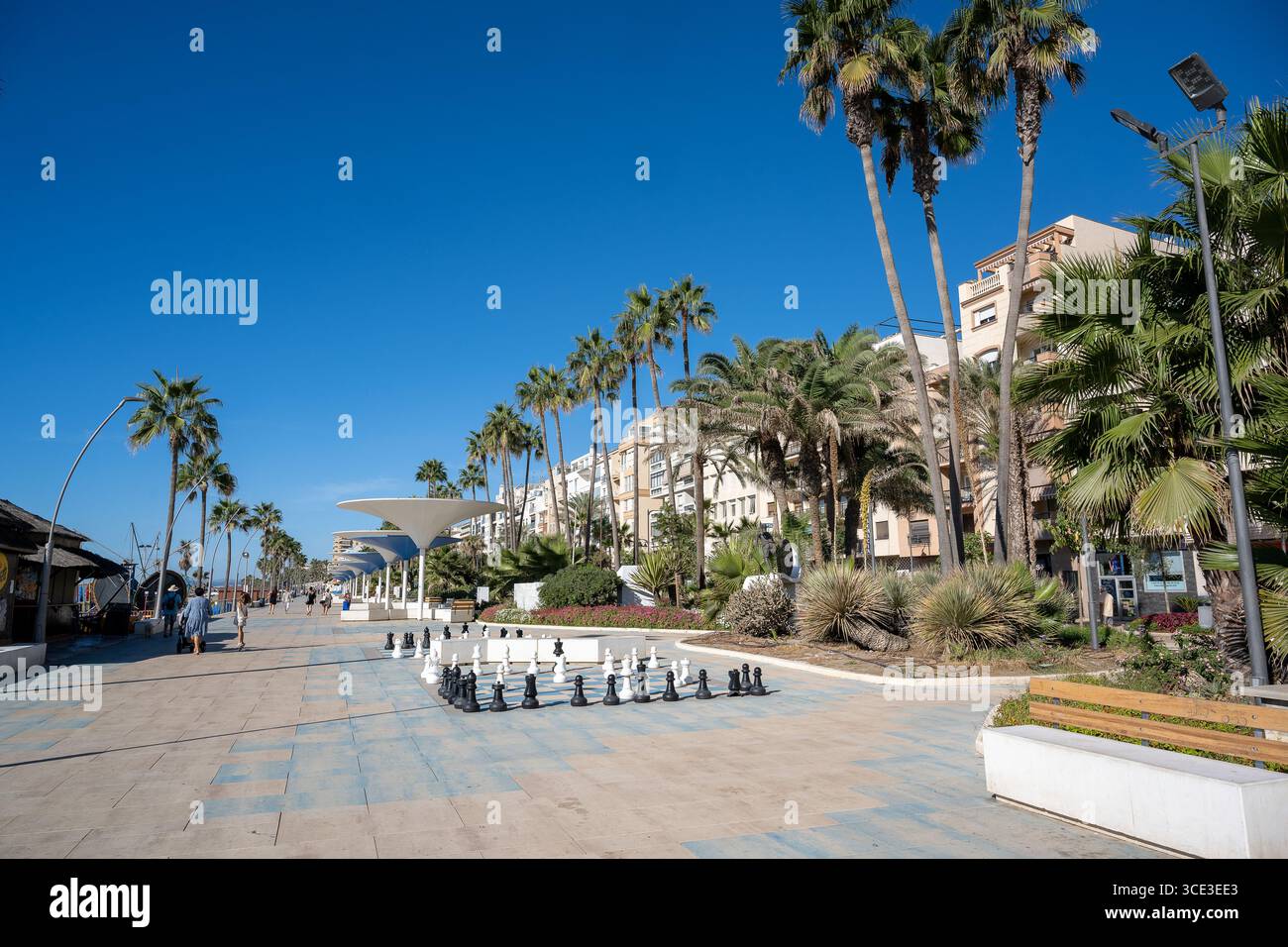 Promenade du rivage d'Estepona. , Costa del sol, Malaga province, Andalousie, sud de l'Espagne. Banque D'Images