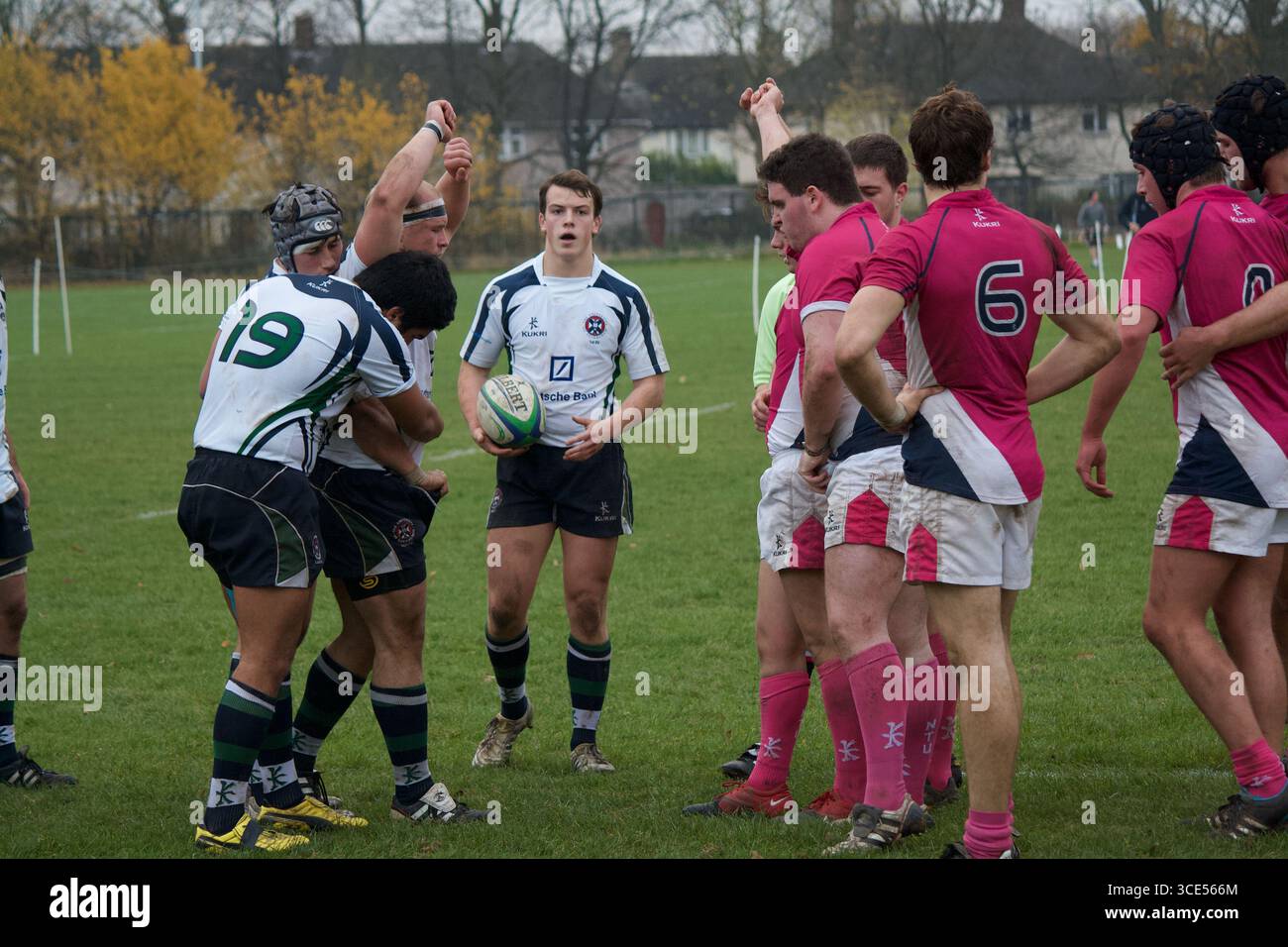 Un match universitaire de rugby entre l'Université Nottingham Trent (NTU) et une équipe universitaire adverse, qui s'est tenu sur le campus de Clifton de la NTU Banque D'Images