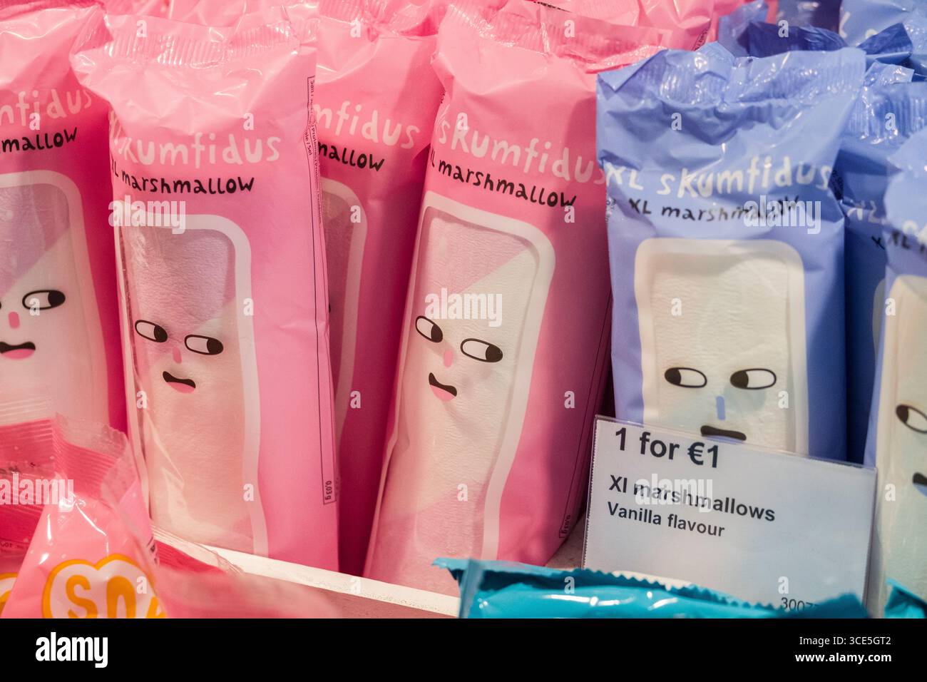 Guimauves pour vente à l'intérieur XL Flying Tiger Copenhague, St Patrick's Street, centre, Cork, County Cork, Munster, Irlande Banque D'Images