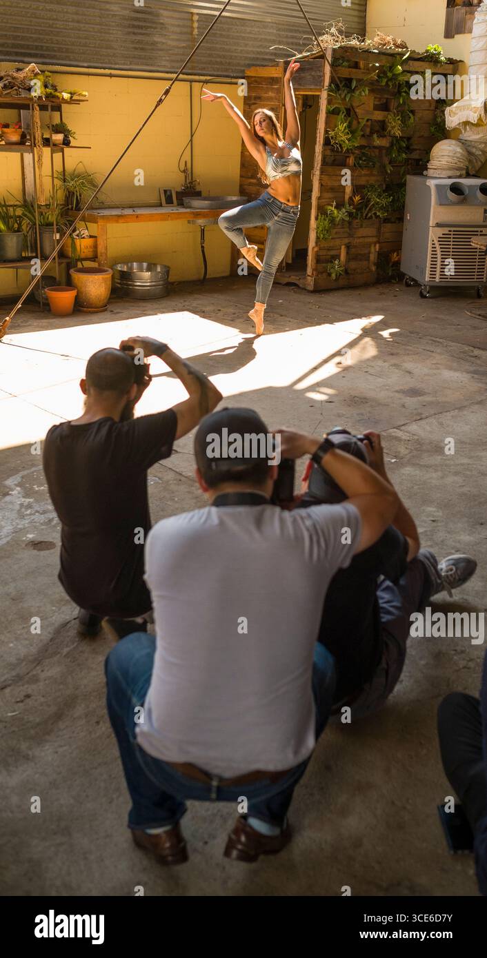 Photographier les élèves danseuse au cours atelier de photographie sur la photographie à la danse 2018 Fujifilm Festival, l'improbable Fleuriste, Venice, Los Banque D'Images